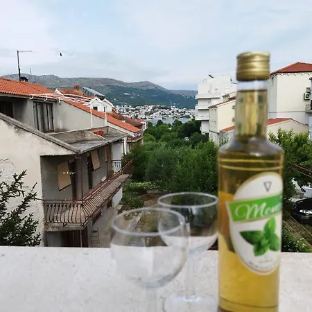 Triva 1 * Σπλιτ